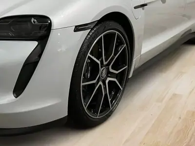 Porsche Taycan 2023 - 68800 EUR, 94000 km - AUTO.MOTO.pt - 94000km - foto 6 de 20