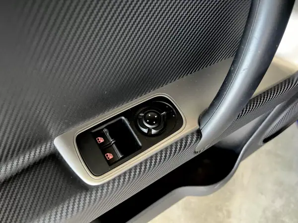 Alfa Romeo MiTo 2016 - 8900 EUR, 137500 km - AUTO.MOTO.pt - 137500km - foto 92 de 96