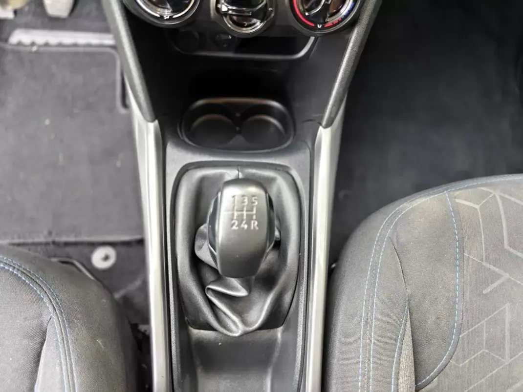 Peugeot 2008 2018 - 10399 EUR, 110600 km - AUTO.MOTO.pt - 110600km - foto 37 de 38
