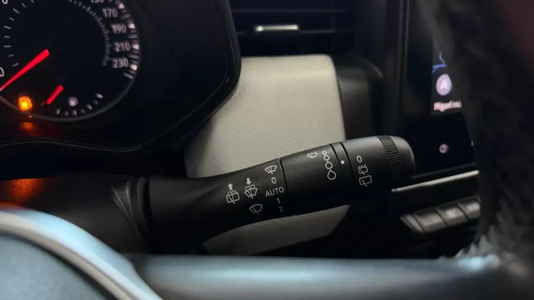 Renault Clio 2021 - 11490 EUR, 171078 km - AUTO.MOTO.pt - 171078km - foto 27 de 27