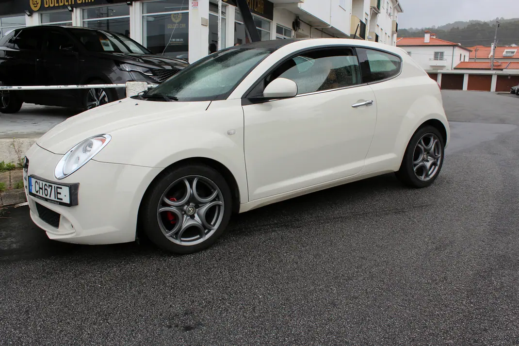 Alfa Romeo MiTo 2012 - 6700 EUR, 119200 km - AUTO.MOTO.pt - 119200km - foto 3 de 30