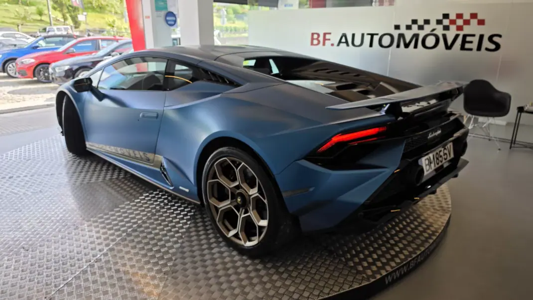 Lamborghini Huracán 2024 - 397500 EUR, 11996 km - AUTO.MOTO.pt - 11996km - foto 20 de 79