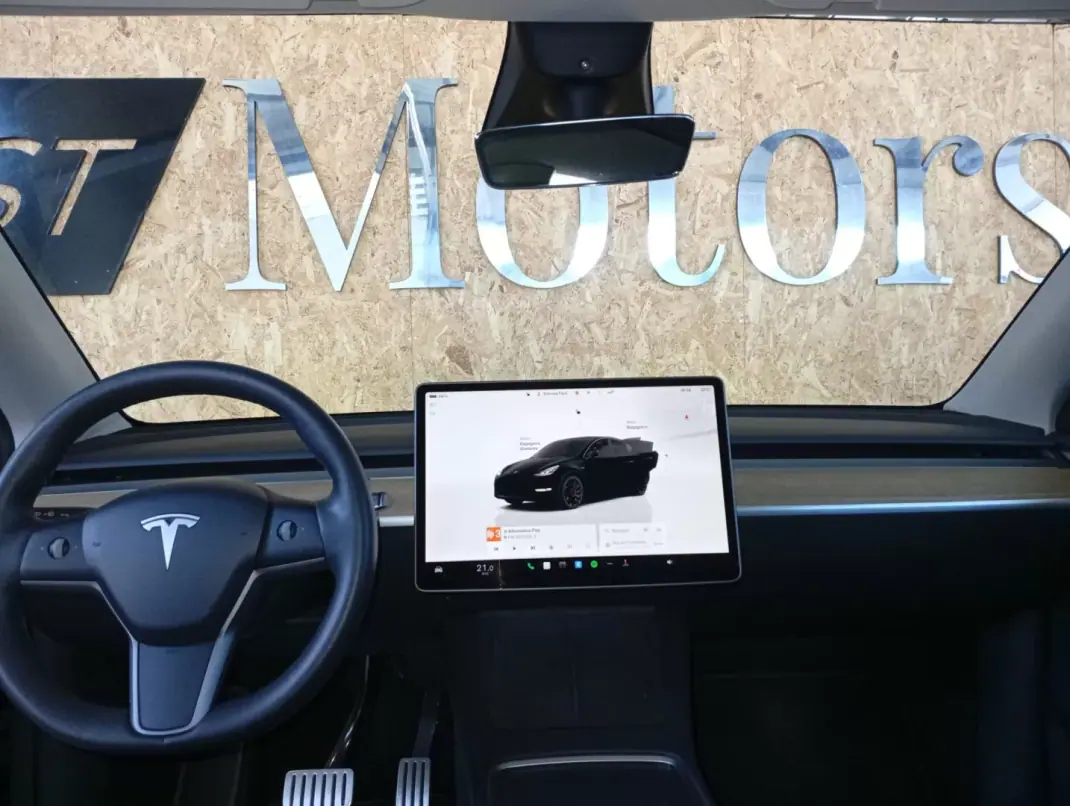 Tesla Model Y 2022 - 37500 EUR, 92000 km - AUTO.MOTO.pt - 92000km - foto 14 de 20