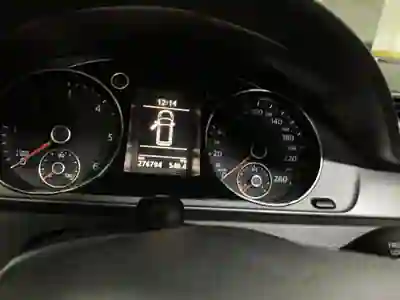 Volkswagen Passat Variant 2011 - 6500 EUR, 277000 km - AUTO.MOTO.pt - 277000km - foto 8 de 10