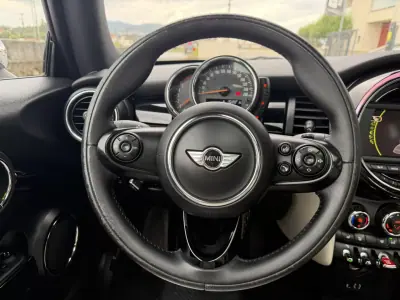 MINI 3 Portas 2016 - 17990 EUR, 130000 km - AUTO.MOTO.pt - 130000km - foto 16 de 30