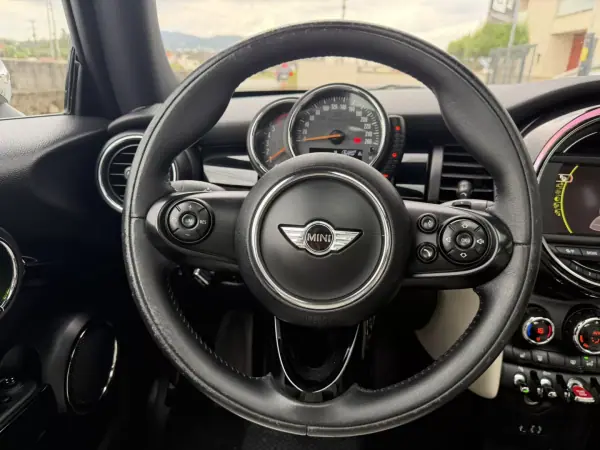 MINI 3 Portas 2016 - 17990 EUR, 130000 km - AUTO.MOTO.pt - 130000km - foto 16 de 30