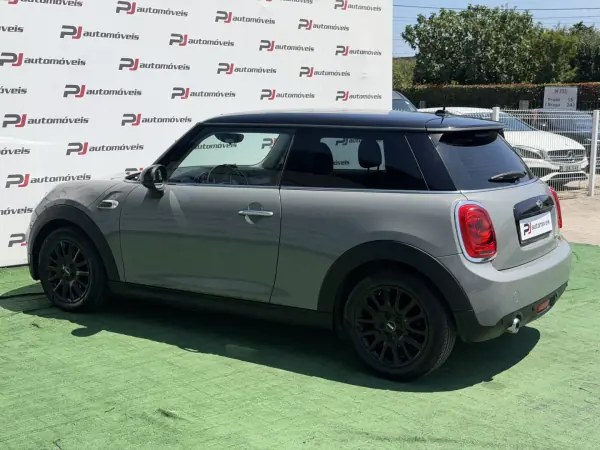 MINI Cooper 2017 - 12500 EUR, 173200 km - AUTO.MOTO.pt - 173200km - foto 14 de 25