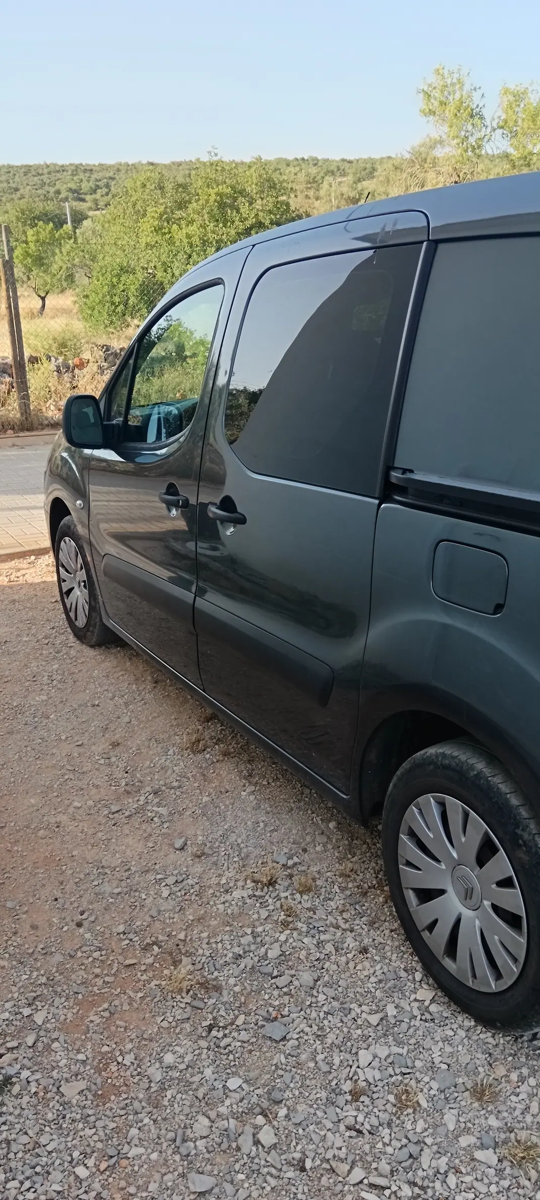 Citroën Berlingo 2015 - 3750 EUR, 289000 km - AUTO.MOTO.pt - 289000km - foto 14 de 14
