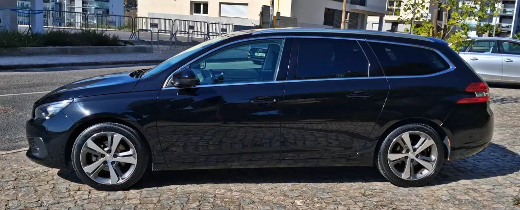 Peugeot 308 SW 2018 - 8990 EUR, 134000 km - 134000km - foto 4 de 26