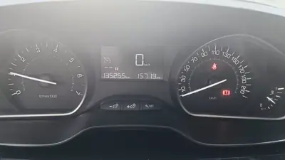Peugeot 208 2019 - 8299 EUR, 136000 km - AUTO.MOTO.pt - 136000km - foto 22 de 48