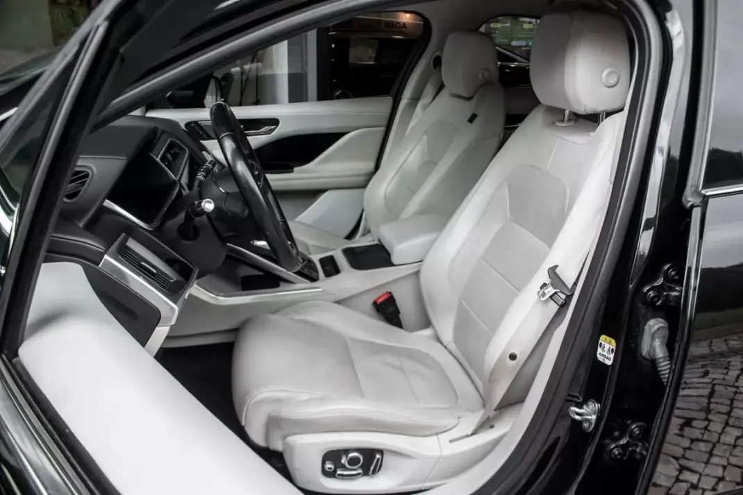 Jaguar I-Pace 2018 - 22990 EUR, 116299 km - AUTO.MOTO.pt - 116299km - foto 16 de 43