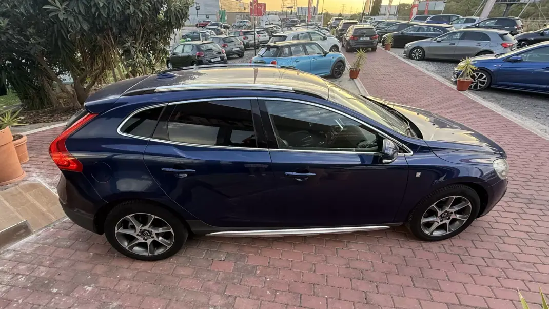 Volvo V40 Cross Country 2015 - 1 EUR, 185000 km - AUTO.MOTO.pt - 185000km - foto 15 de 26