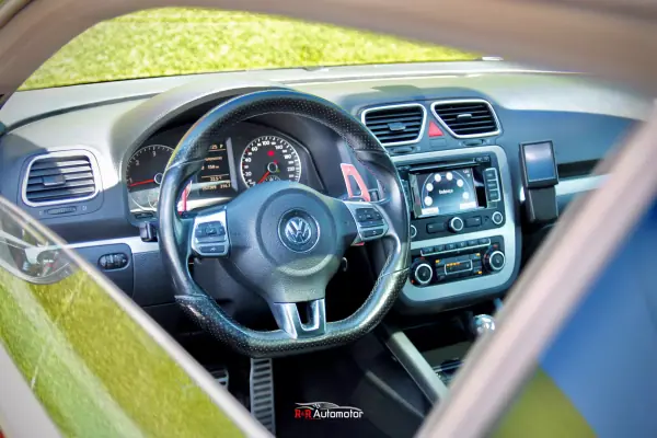Volkswagen Scirocco 2010 - 12990 EUR, 255000 km - AUTO.MOTO.pt - 255000km - foto 12 de 36