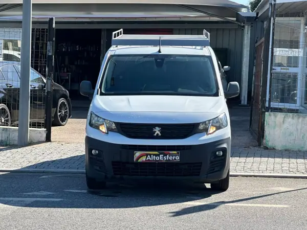 Peugeot Partner 2019 - 13900 EUR, 180422 km - AUTO.MOTO.pt - 180422km - foto 10 de 28