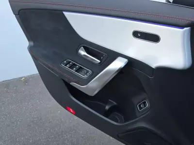 Mercedes-Benz CLA 180 2022 - 29900 EUR, 36800 km - 36800km - foto 40 de 44