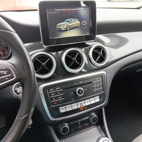 Mercedes-Benz CLA 180 2017 - 18500 EUR, 182678 km - AUTO.MOTO.pt - 182678km - foto 17 de 23