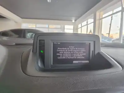 Renault Mégane Coupe 2010 - 18950 EUR, 157000 km - AUTO.MOTO.pt - 157000km - foto 34 de 39