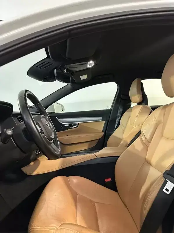 Volvo V90 2017 - 19750 EUR, 199000 km - AUTO.MOTO.pt - 199000km - foto 13 de 30