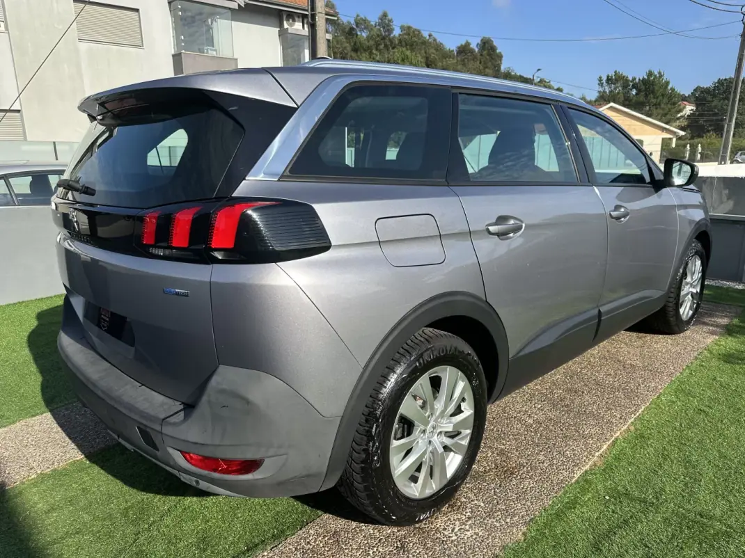 Peugeot 5008 2017 - 14900 EUR, 200000 km - 200000km - foto 9 de 63