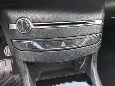 Peugeot 308 SW 2016 - 8900 EUR, 200000 km - AUTO.MOTO.pt - 200000km - foto 32 de 51