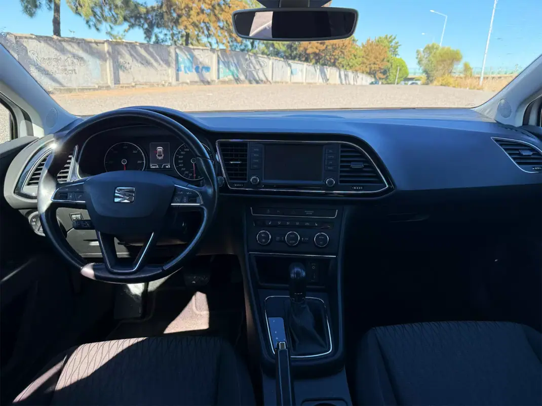 SEAT Leon ST 2016 - 12900 EUR, 126000 km - 126000km - foto 4 de 9
