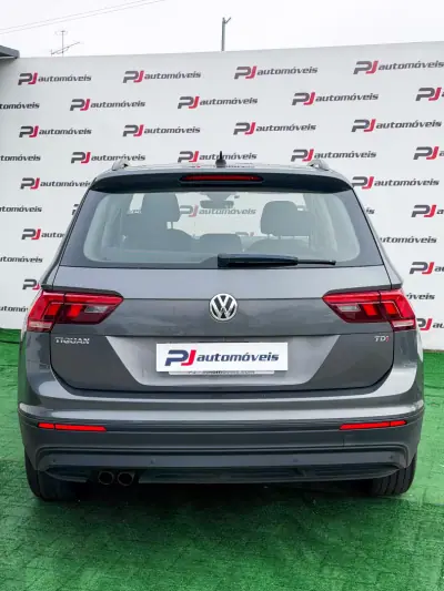 Volkswagen Tiguan 2017 — foto 6 de 24