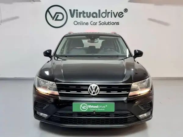 Volkswagen Tiguan 2017 - 17750 EUR, 120000 km - AUTO.MOTO.pt - 120000km - foto 2 de 50