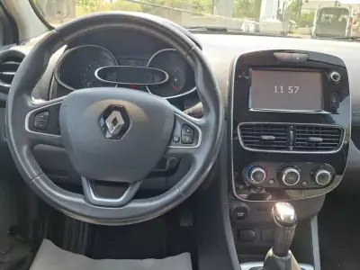 Renault Clio 2017 - 11950 EUR, 74687 km - AUTO.MOTO.pt - 74687km - foto 12 de 43