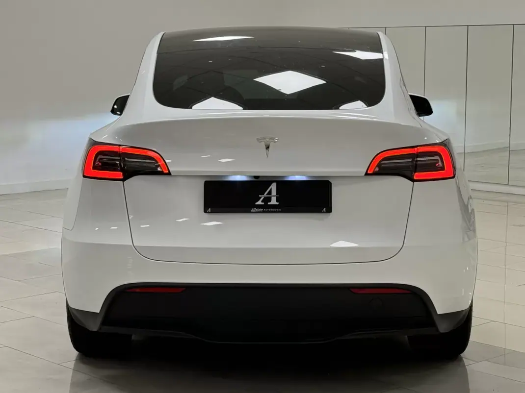 Tesla Model Y 2022 - 34890 EUR, 49800 km - AUTO.MOTO.pt - 49800km - foto 6 de 32
