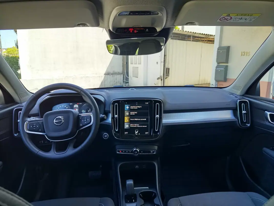 Volvo XC 40 2022 - 26490 EUR, 96032 km - AUTO.MOTO.pt - 96032km - foto 15 de 19