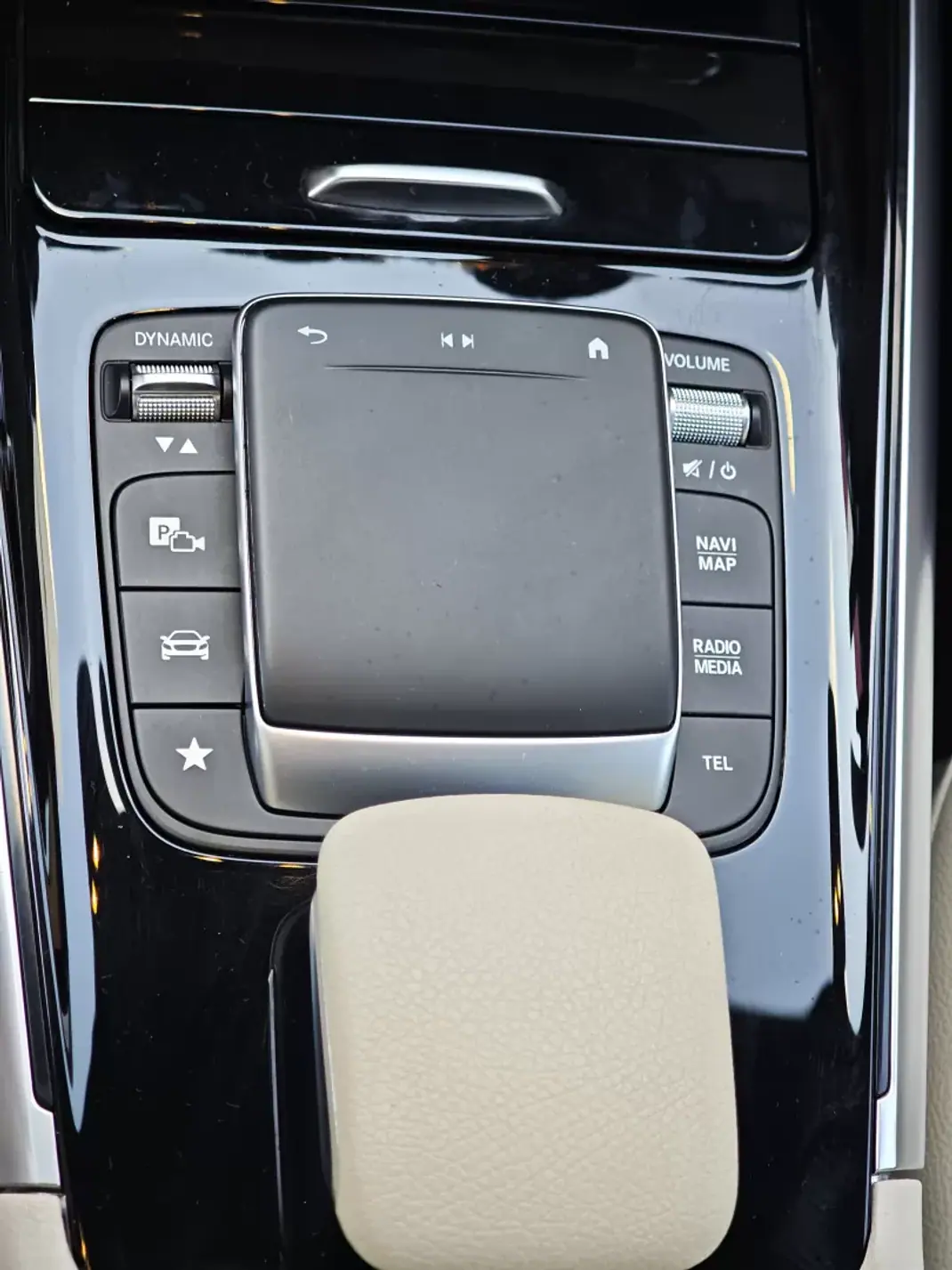 Mercedes-Benz GLA 250 2022 - 35500 EUR, 68000 km - 68000km - foto 9 de 16