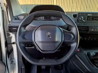 Peugeot Partner 1.5 BlueHdi 100cv 2021 - 13990 EUR, 106734 km - AUTO.MOTO.pt - 106734km - foto 13 de 25