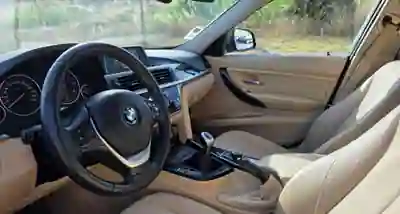 BMW 318 2014 - 15500 EUR, 209150 km - AUTO.MOTO.pt - 209150km - foto 4 de 8