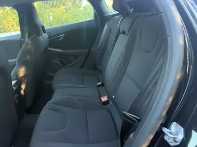 Volvo V40 2017 - 13999 EUR, 80000 km - AUTO.MOTO.pt - 80000km - foto 9 de 13