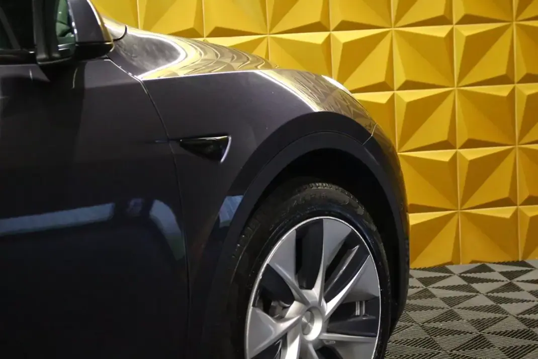 Tesla Model Y 2021 - 32240 EUR, 132000 km - AUTO.MOTO.pt - 132000km - foto 14 de 38