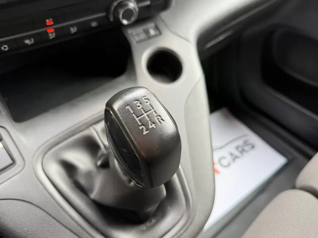 Peugeot PARTNER 1.6 BLUEHDI 100 CVM5 STANDARD ASPHALT 3 LUGARES 2020 - 12900 EUR, 151831 km - AUTO.MOTO.pt - 151831km - foto 11 de 15