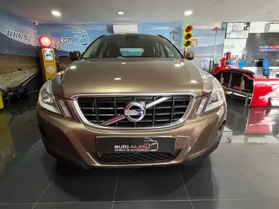 Volvo XC 60 2009 - 11750 EUR, 234215 km - AUTO.MOTO.pt - 234215km - foto 2 de 20