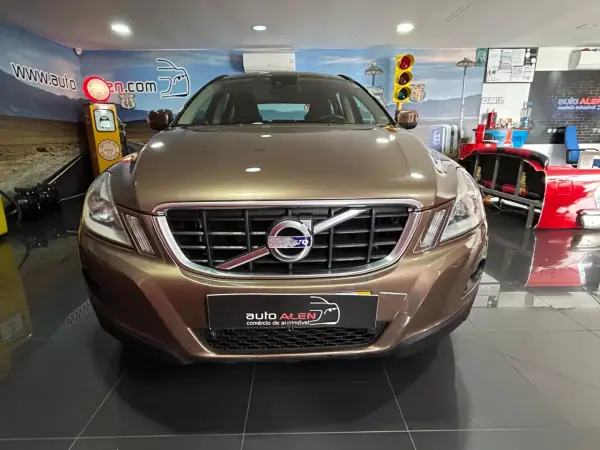 Volvo XC 60 2009 - 11750 EUR, 234215 km - AUTO.MOTO.pt - 234215km - foto 2 de 20