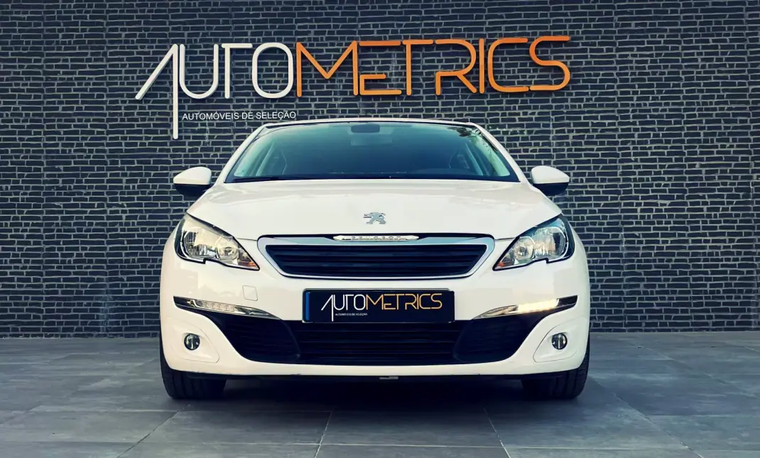 Peugeot 308 2014 - 12500 EUR, 151000 km - AUTO.MOTO.pt - 151000km - foto 6 de 16