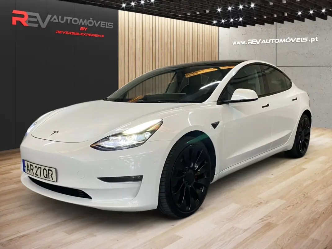 Tesla Model 3 2022 - 35950 EUR, 86200 km - AUTO.MOTO.pt - 86200km - foto 1 de 19