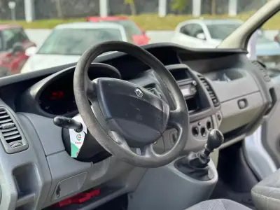 Renault TRAFIC L2H1 125CV 2014 - 16990 EUR, 98646 km - AUTO.MOTO.pt - 98646km - foto 10 de 16