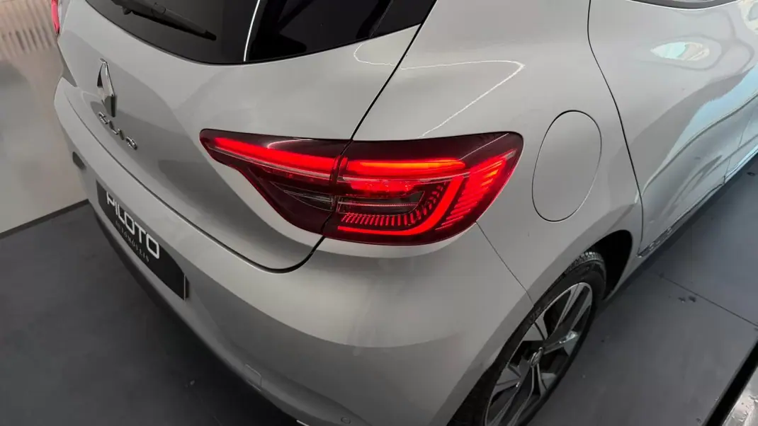 Renault Clio 2021 - 11490 EUR, 171078 km - AUTO.MOTO.pt - 171078km - foto 8 de 27