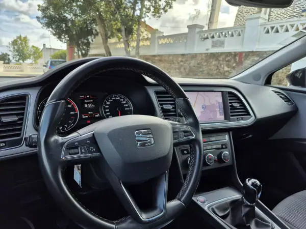 SEAT Leon 2019 - 15900 EUR, 90147 km - AUTO.MOTO.pt - 90147km - foto 10 de 23