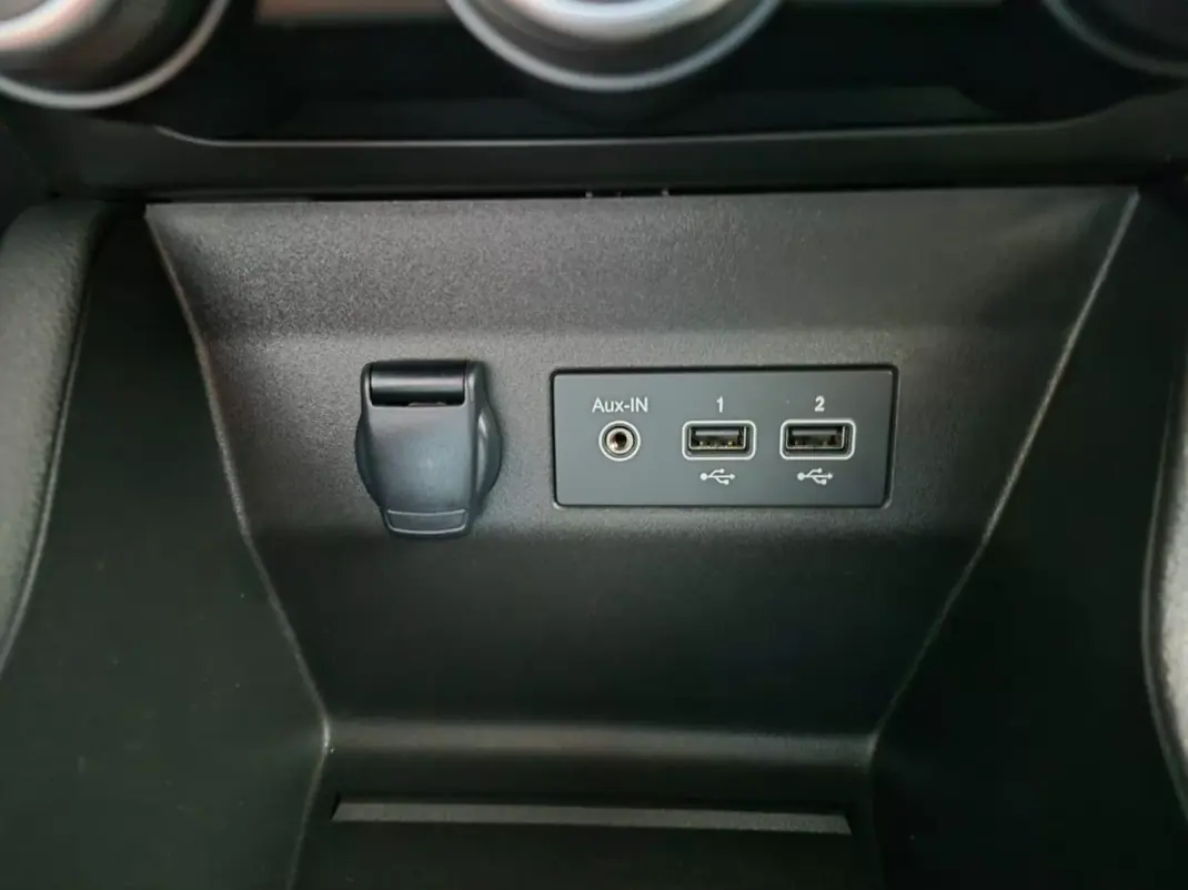 Renault Clio 2023 - 17500 EUR, 53777 km - AUTO.MOTO.pt - 53777km - foto 14 de 26