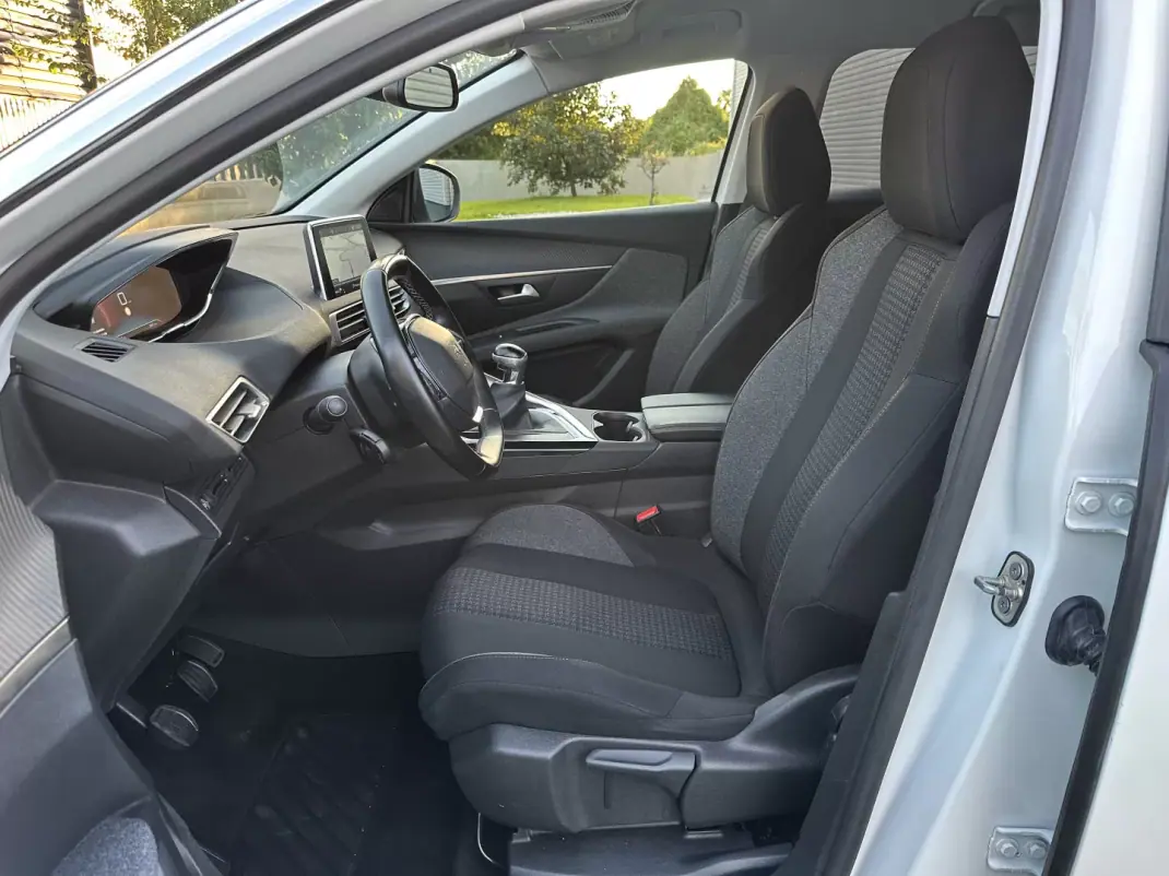 Peugeot 3008 2019 - 13900 EUR, 190000 km - 190000km - foto 26 de 59
