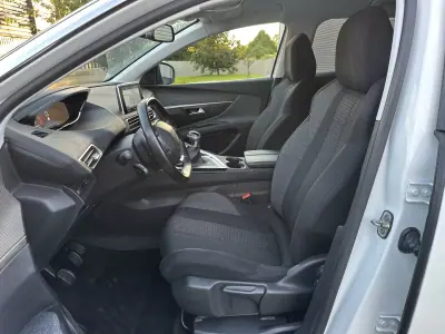 Peugeot 3008 2019 - 13900 EUR, 190000 km - AUTO.MOTO.pt - 190000km - foto 26 de 59