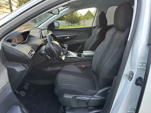 Peugeot 3008 2019 - 13900 EUR, 190000 km - AUTO.MOTO.pt - 190000km - foto 26 de 59