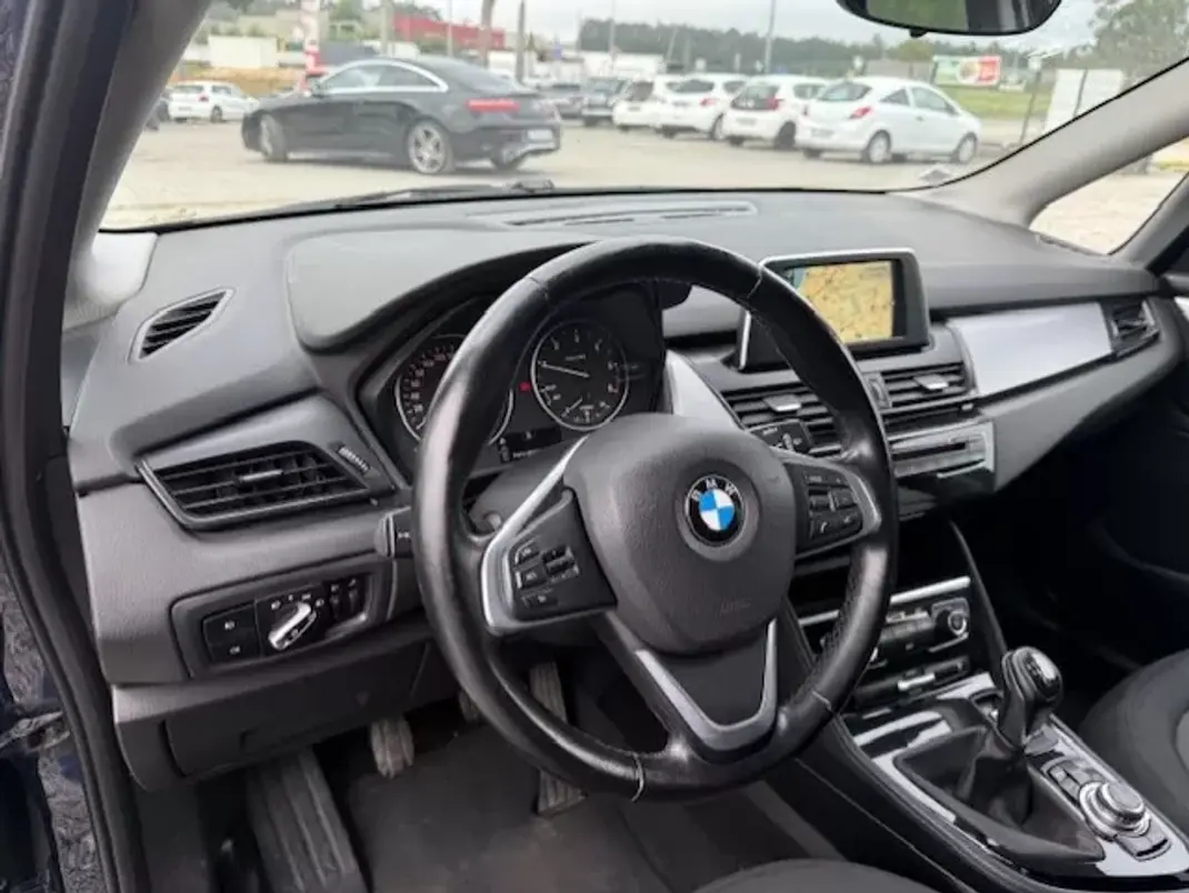 BMW 216 Active Tourer 2015 - 16000 EUR, 170700 km - AUTO.MOTO.pt - 170700km - foto 17 de 24