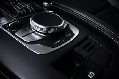 Audi A3 Sportback 2015 - 13490 EUR, 252393 km - AUTO.MOTO.pt - 252393km - foto 17 de 34