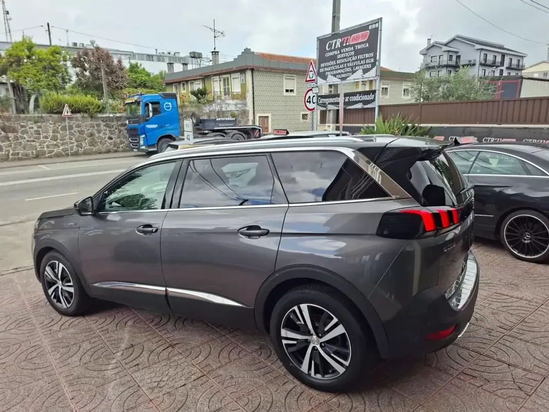 Peugeot 5008 2017 - 16500 EUR, 30000 km - AUTO.MOTO.pt - 30000km - foto 10 de 35